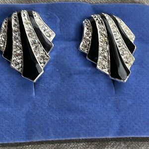 Vintage Nina Ricci Avon collab clip earrings enamel rhinestones